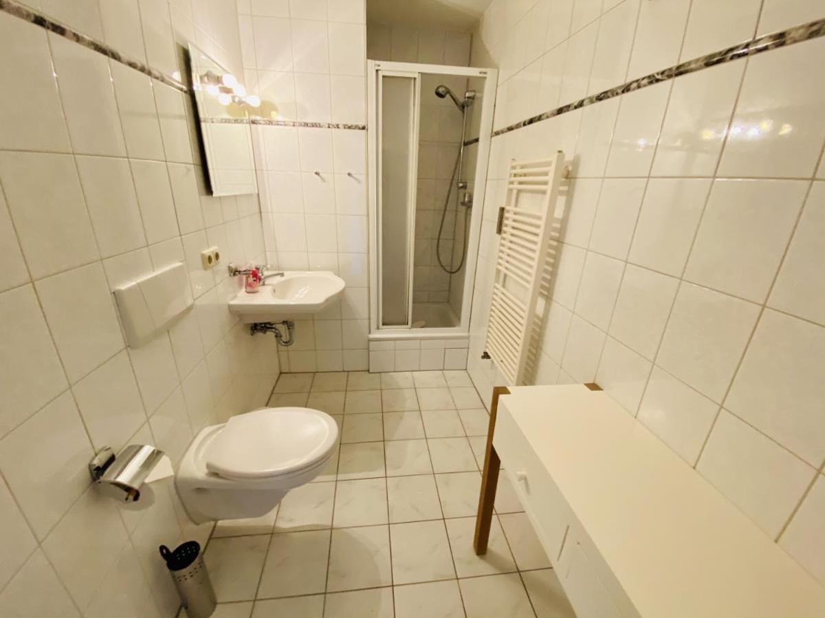 Mond, Am Warnemuender Kirchenplatz Apartment Rostock Exterior photo